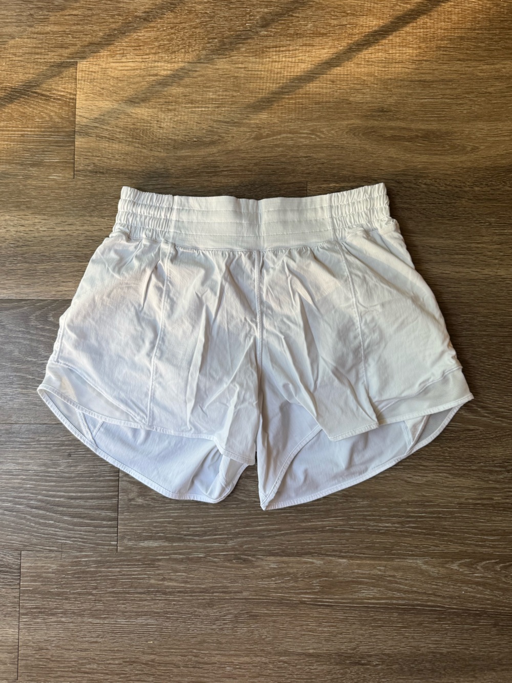 Lululemon hottie hot 4” inseam white